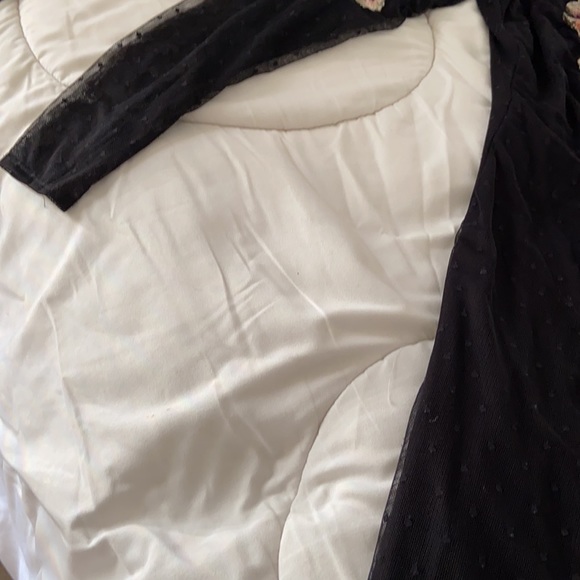 Guess off shoulder sheer fully lined dress - Picture 2 of 2